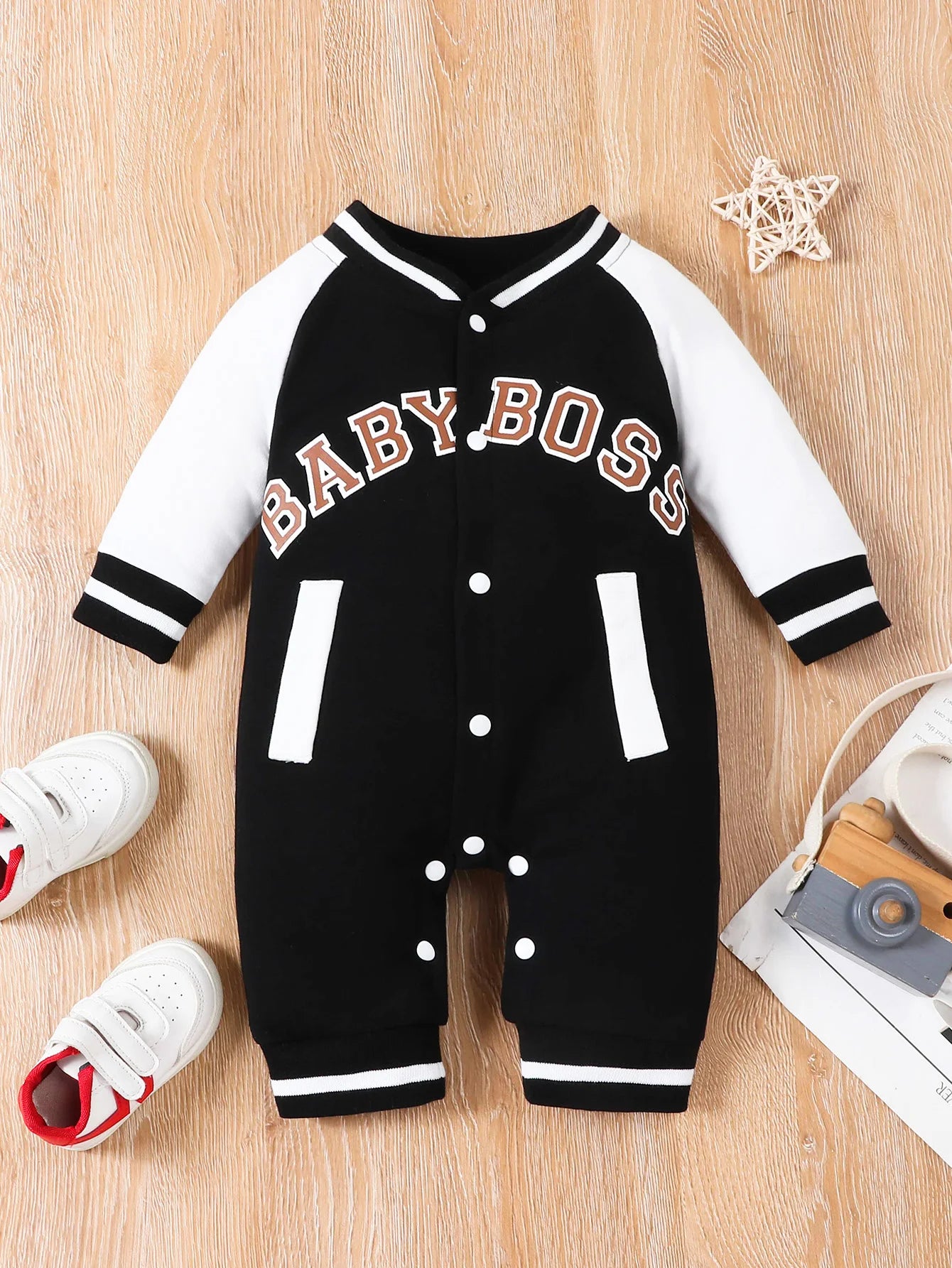 Fashionable letter printed long sleeved round neck cute and personalized baby boy jumpsuit